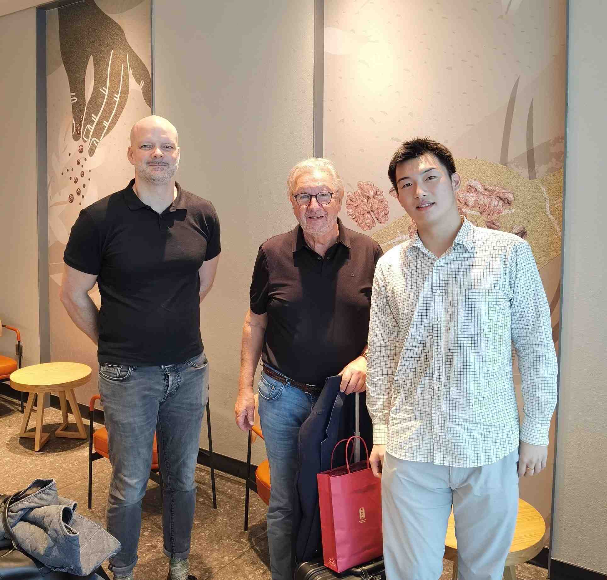 German Customers Visit Yunding Optics